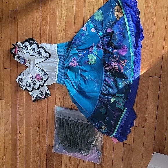 New Disney Encanto mirabel costume set multiple sizes available - Picture 5 of 8